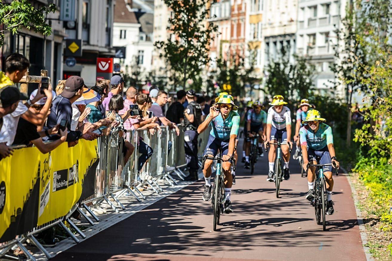 Fans and cyclists